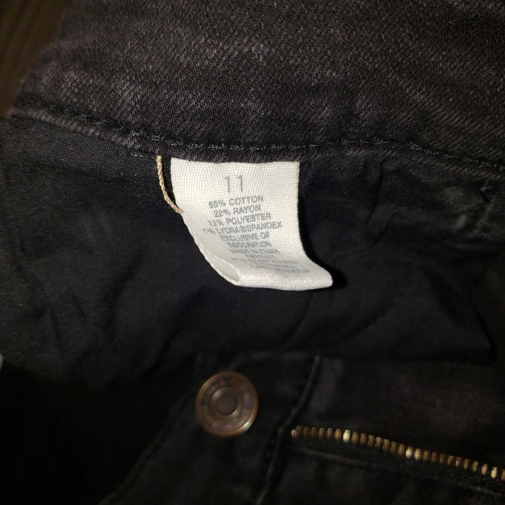 Shorts - Picture 3 of 4